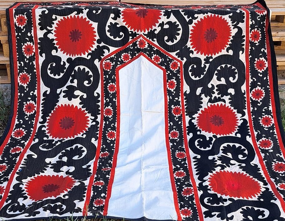 Rare Vintage Uzbek  hand embroidery Suzani from Samarkand .Tablecloth, Wall hanging, Bedspread,Bedcover.