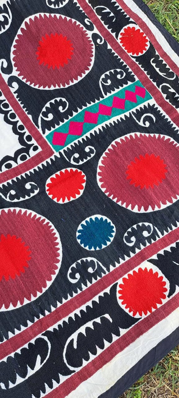 Uzbek vintage hand embroidery Suzani from Samarkand .Tablecloth, Wall hanging, Bedspread,Bedcover.