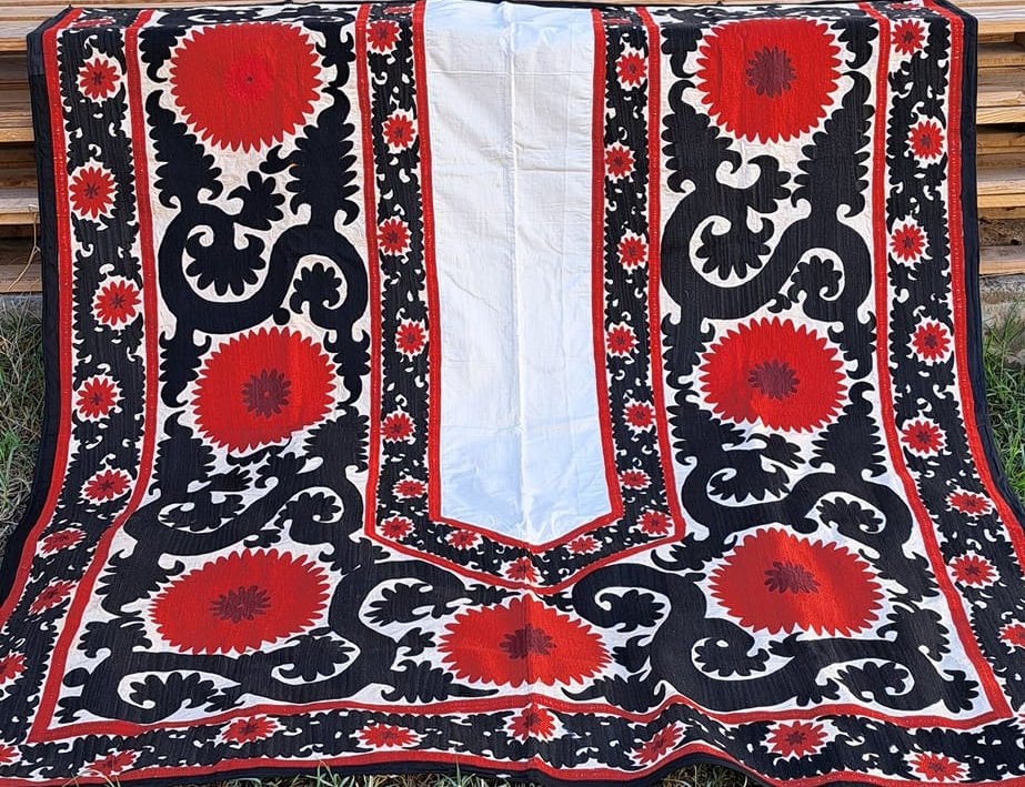Rare Vintage Uzbek  hand embroidery Suzani from Samarkand .Tablecloth, Wall hanging, Bedspread,Bedcover.